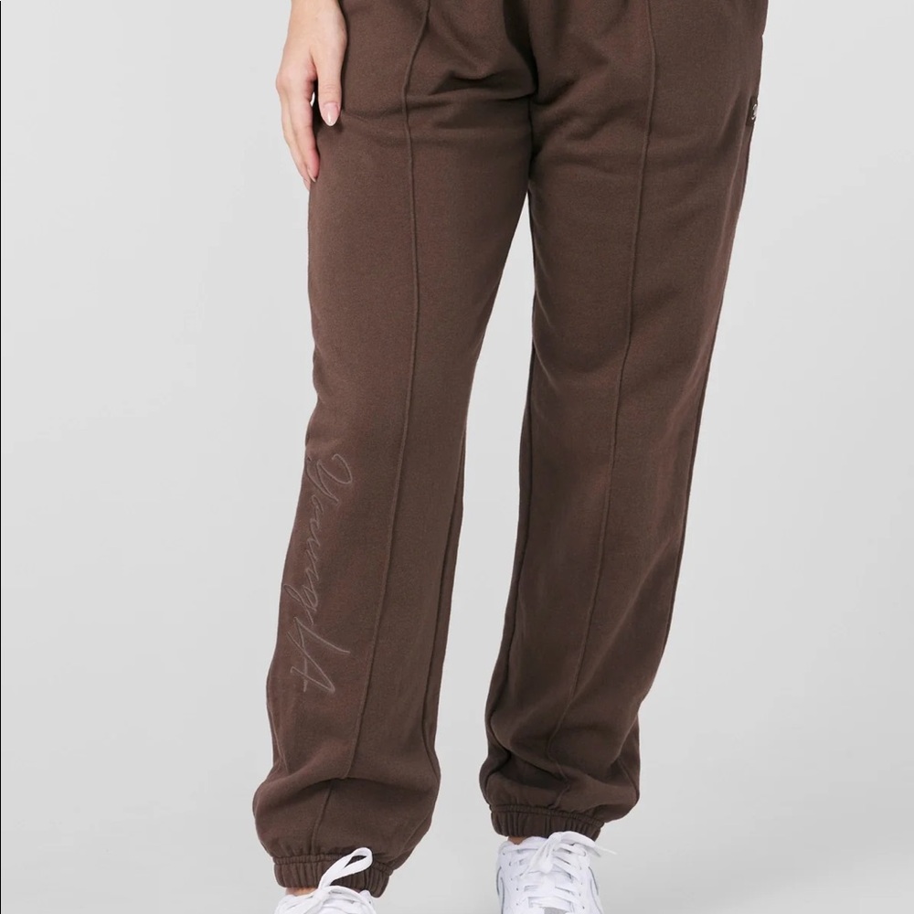 YOUNGLA women’s script joggers w202